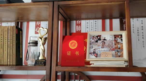 1758273369-71f2db6389b7b7a